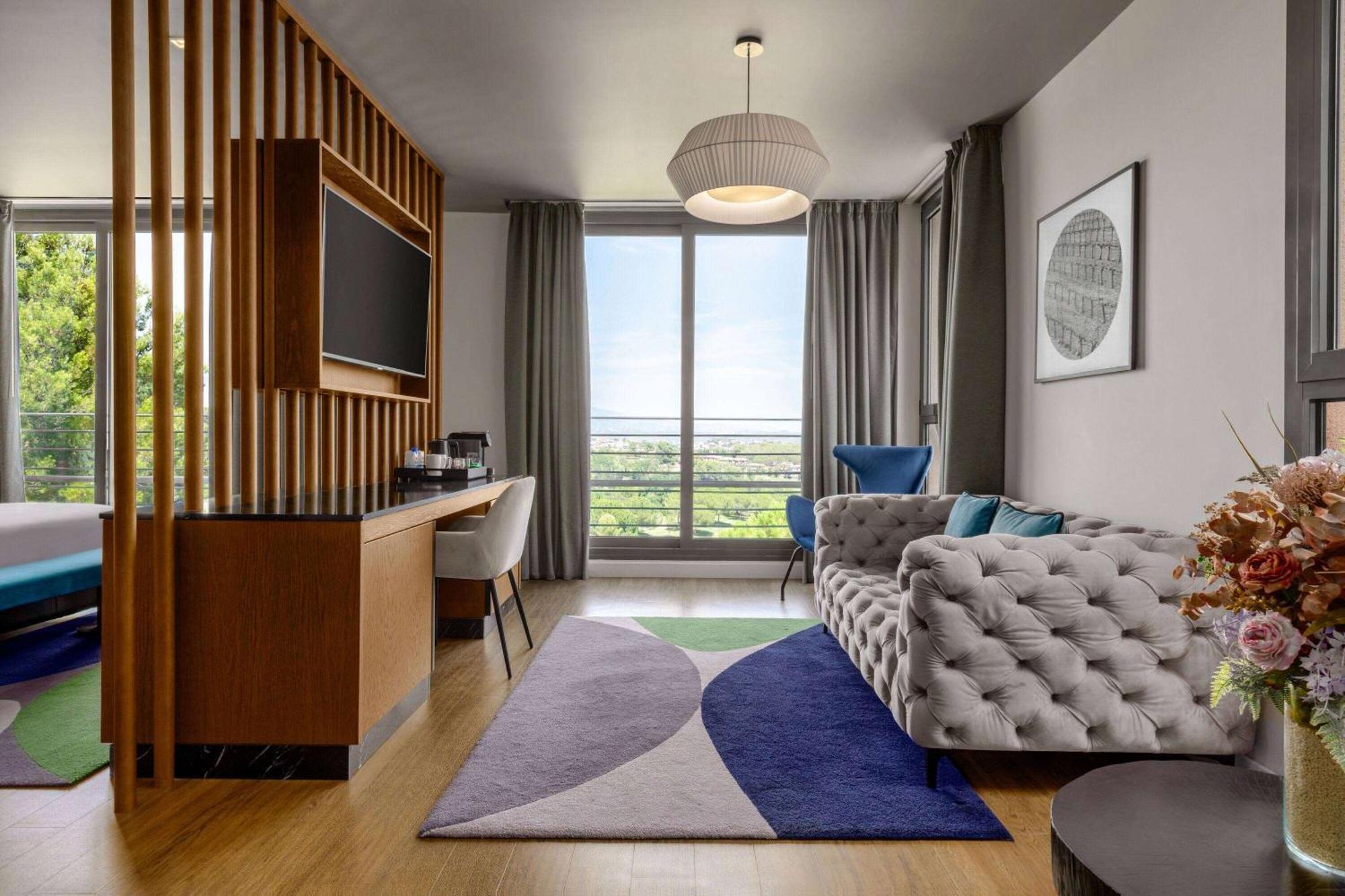 Dolce By Wyndham Barcelona Resort 圣埃斯特韦·塞斯罗维尔 外观 照片