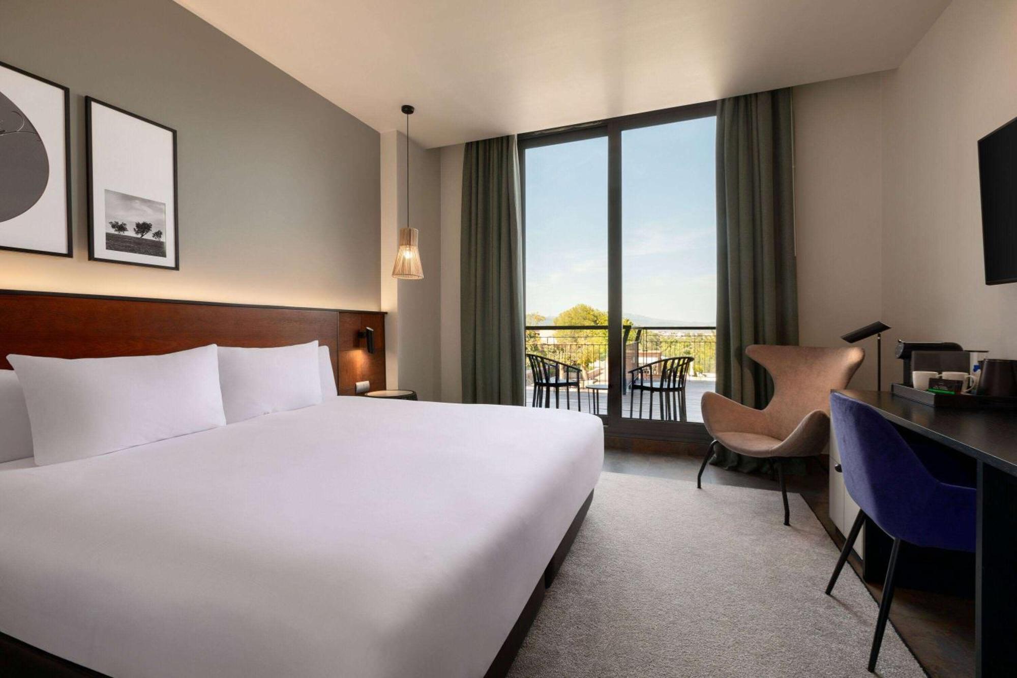 Dolce By Wyndham Barcelona Resort 圣埃斯特韦·塞斯罗维尔 外观 照片